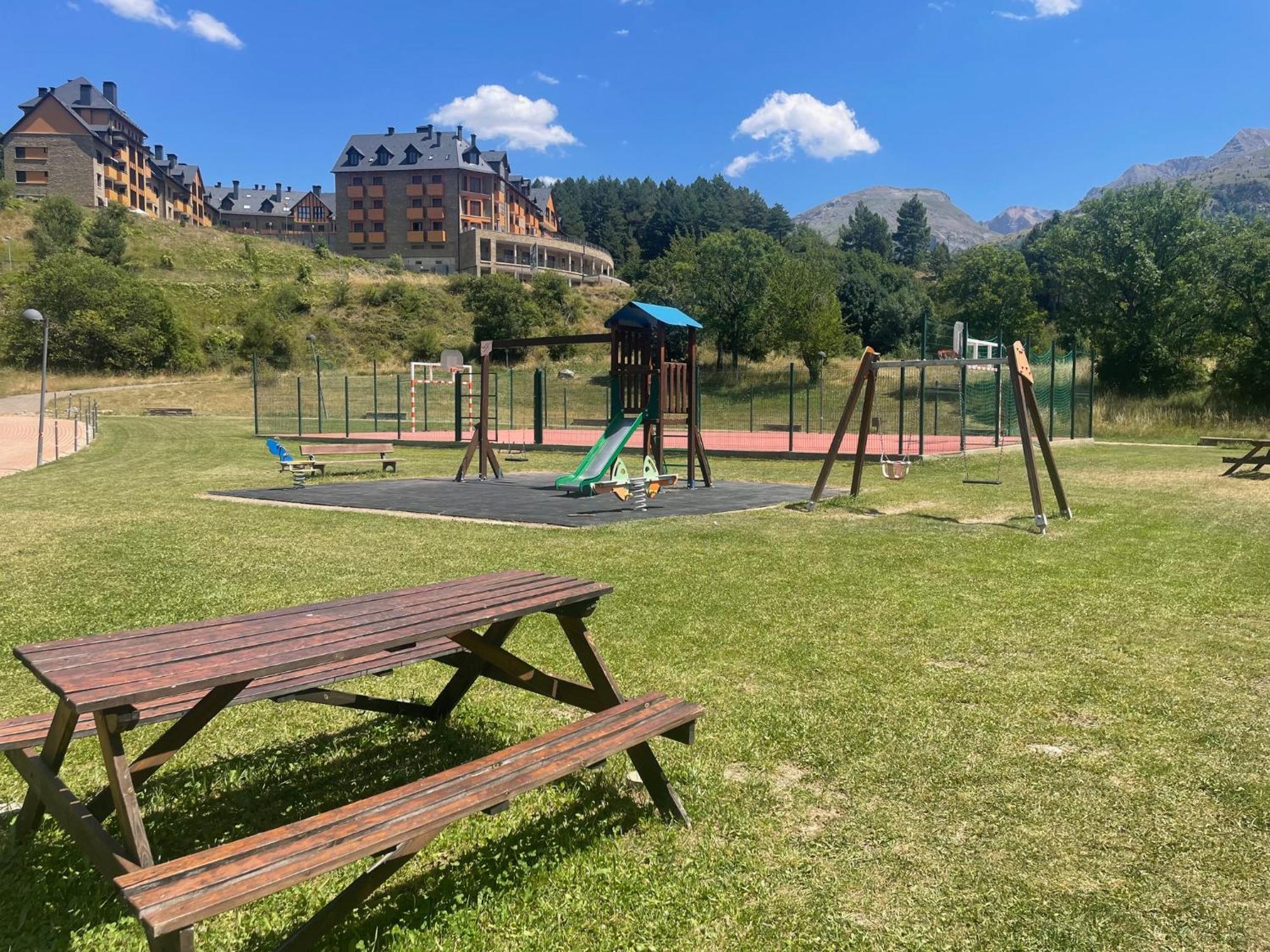 Ventanal De Saras Petfriendly Garaje Trastero Y Chimenea - Arafita Apartamentos Panticosa Kültér fotó